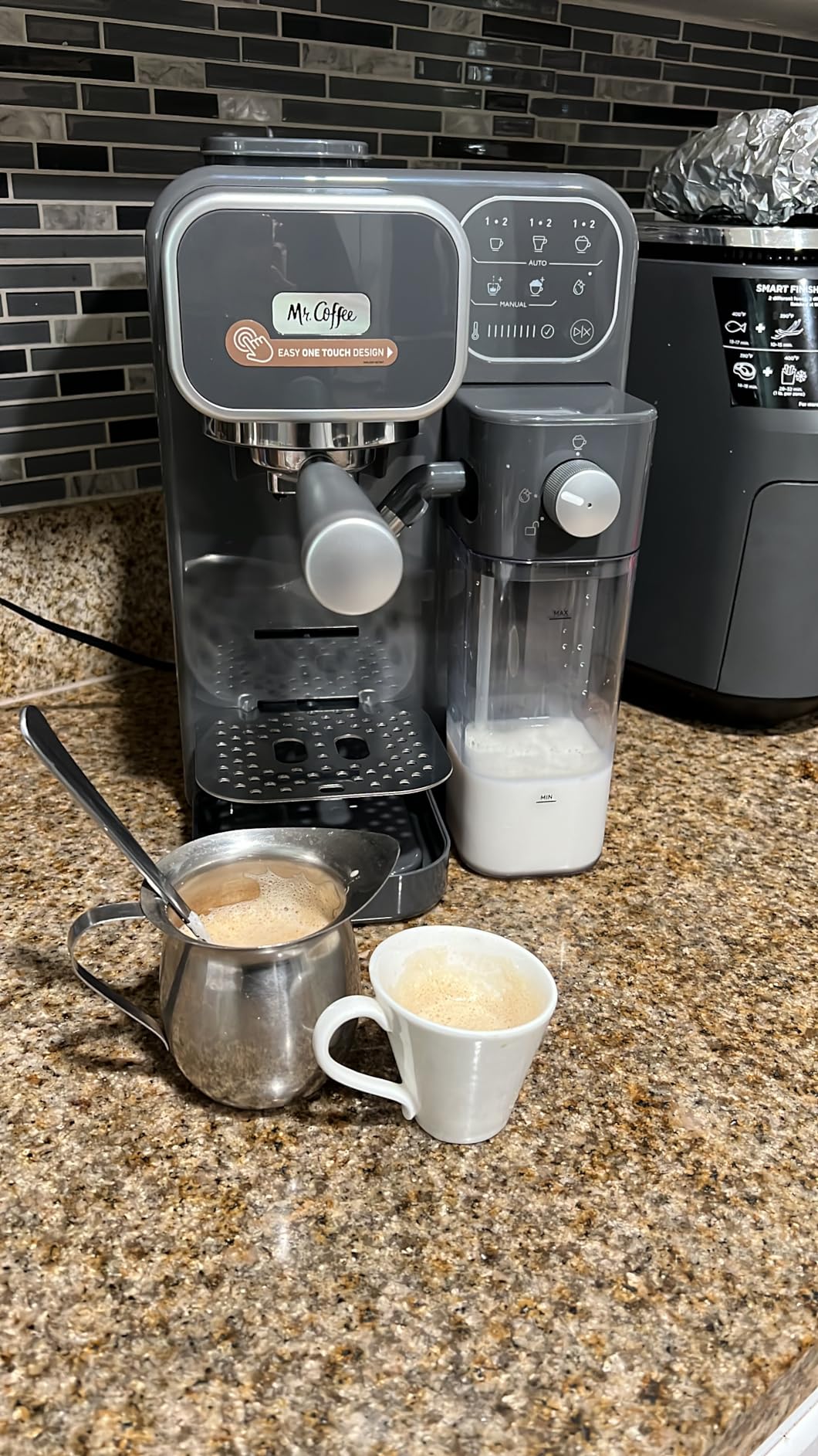 Mr. Coffee Prima Latte Luxe, Single/Double Shot Espresso, Cappuccino, Latte Machine with Optimized Frother and Convenient One-Touch Control Panel customer photo 1