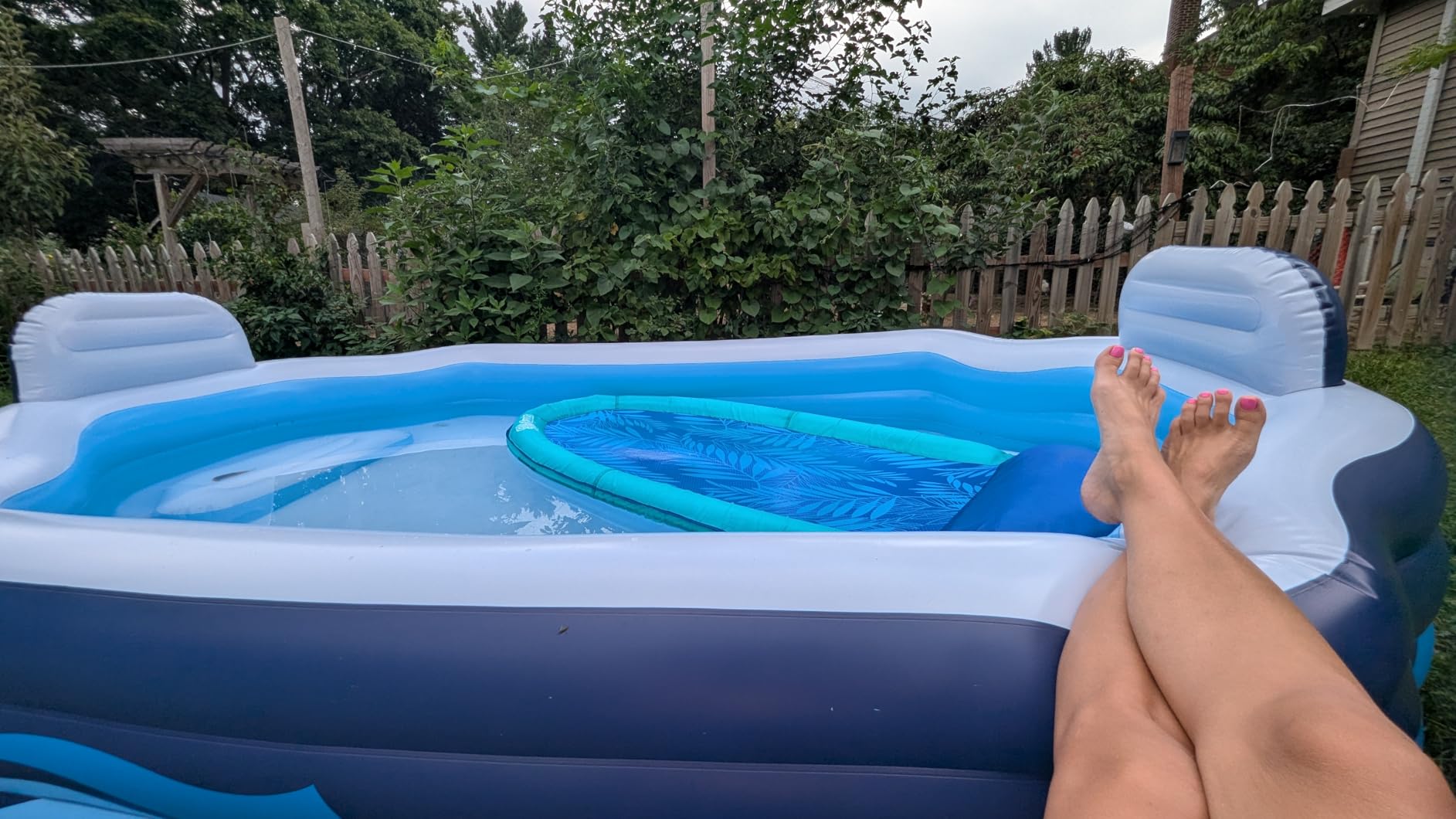 VISTOP Inflatable Pool for Kids & Adults | Oversized Thickened Large Swimming Pool with Seats and Backrests Family Summer Blow Up Water Pools - BPA-Free Backyard Water Park, Garden SPA Tub 120 inch customer photo 1