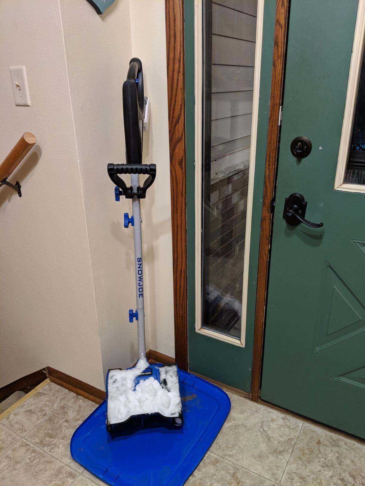 Snow Joe 24V Cordless Electric Shovel Kit w/ 4Ah Battery & Charger, 10