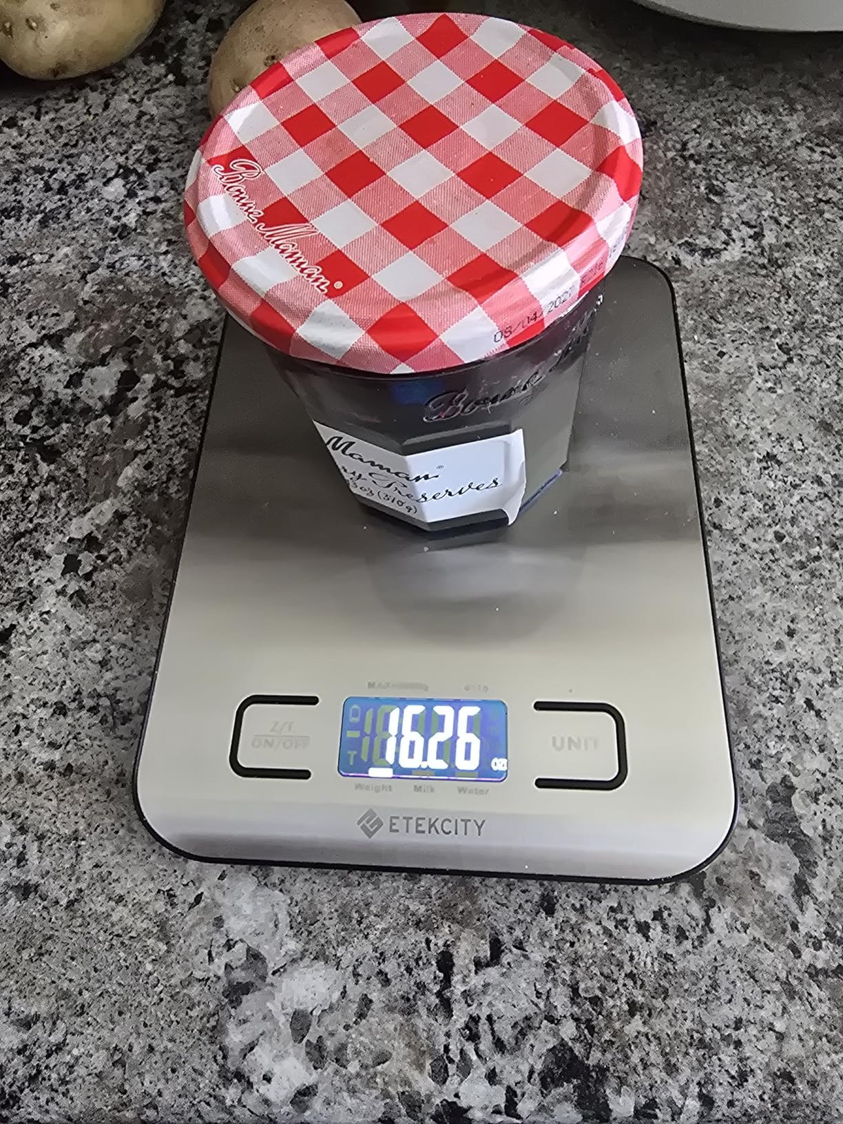 Etekcity Smart Food Kitchen Scale with Nutritional Calculator customer photo 2