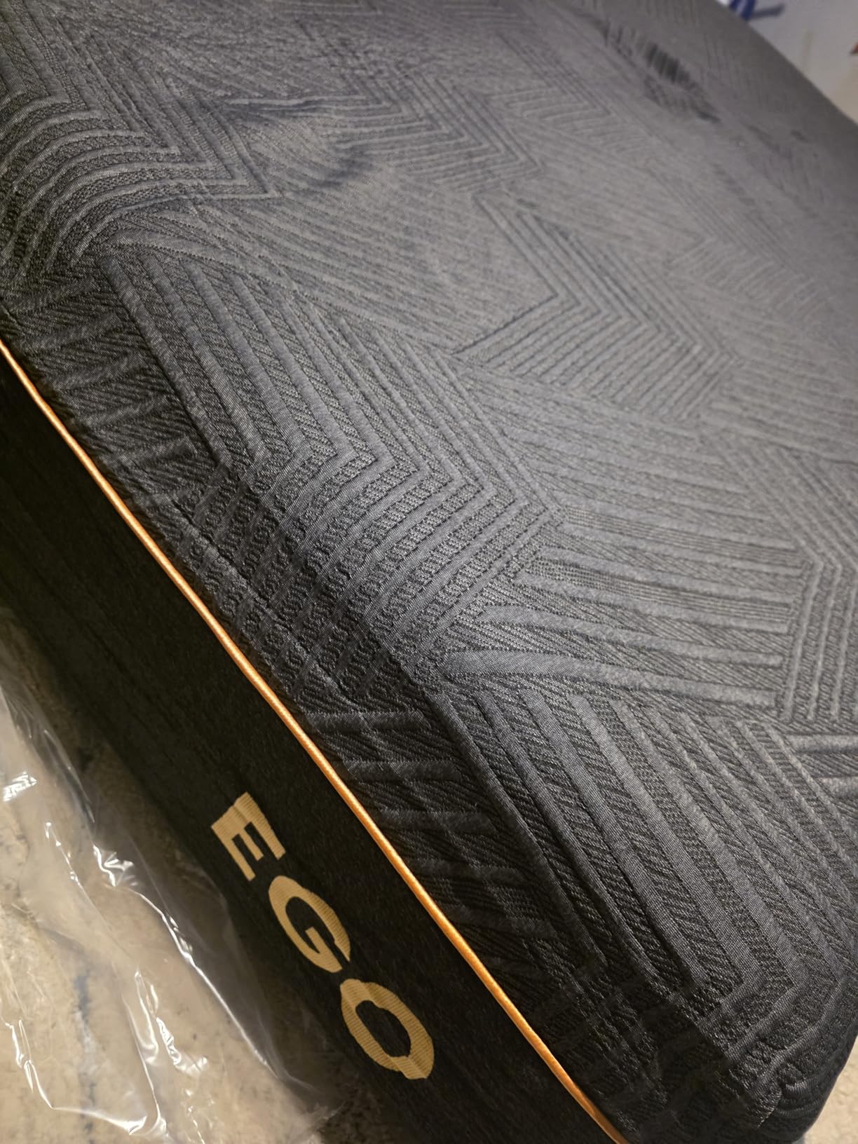 MLILY EGOHOME 14 Inch Queen Memory Foam Mattress for Back Pain, Cooling Copper Gel Bed in a Box customer photo 1