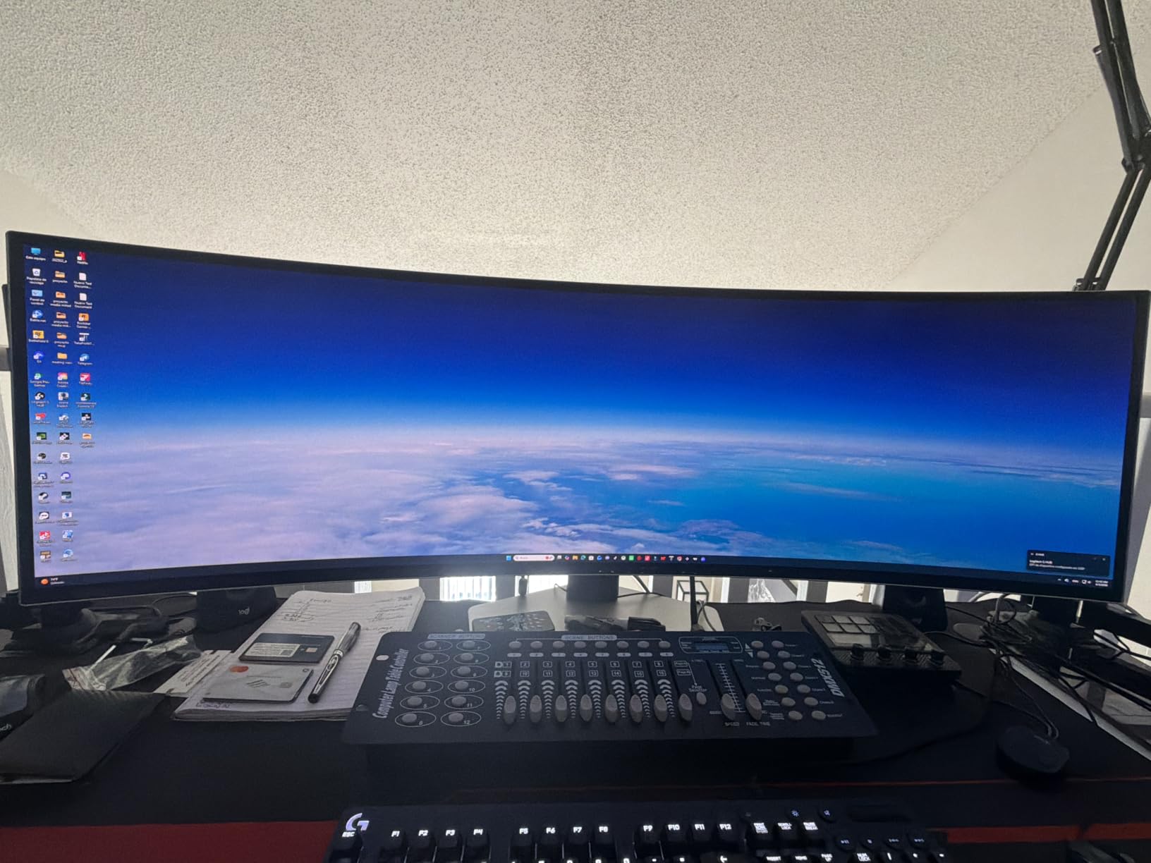 Samsung 49-inch Odyssey G93SC QD-OLED Curved Monitor customer photo 1