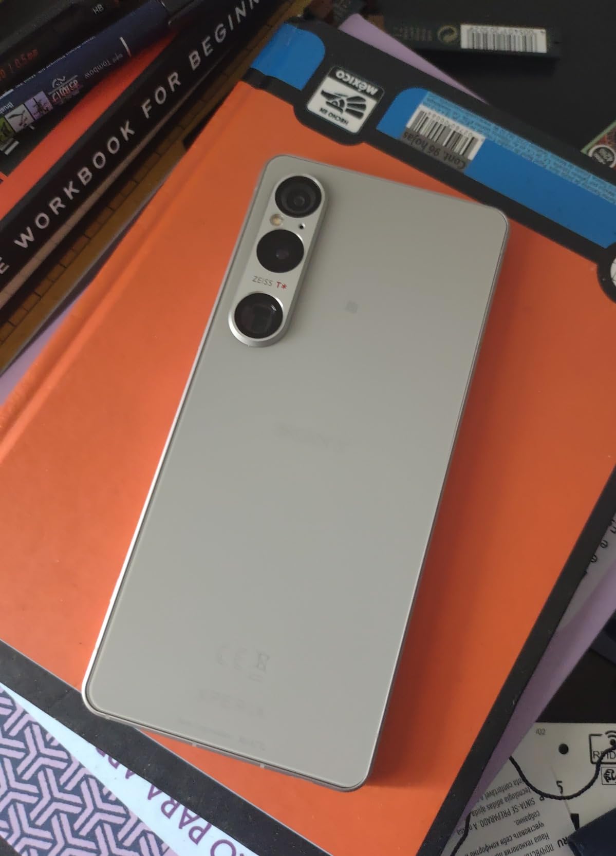Sony Xperia 1 VI XQ-EC72 5G Dual 512GB 12GB RAM Factory Unlocked (GSM Only | No CDMA - not Compatible with Verizon/Sprint) Global Version Smartphone - Platinum Silver customer photo 1