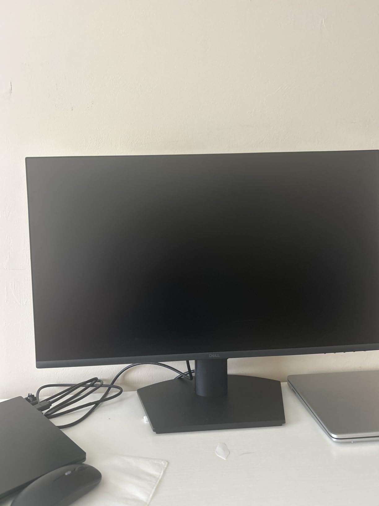 Dell 27 Monitor - SE2725HM - 27-inch Full HD (1920x1080) 16:9 100Hz Display, IPS Panel, 16.70 Million Colors, Anti-Glare, 1 HDMI / 1 VGA Port, TUVRheinland 3-Star*, Comfortview Plus - Black customer photo 1