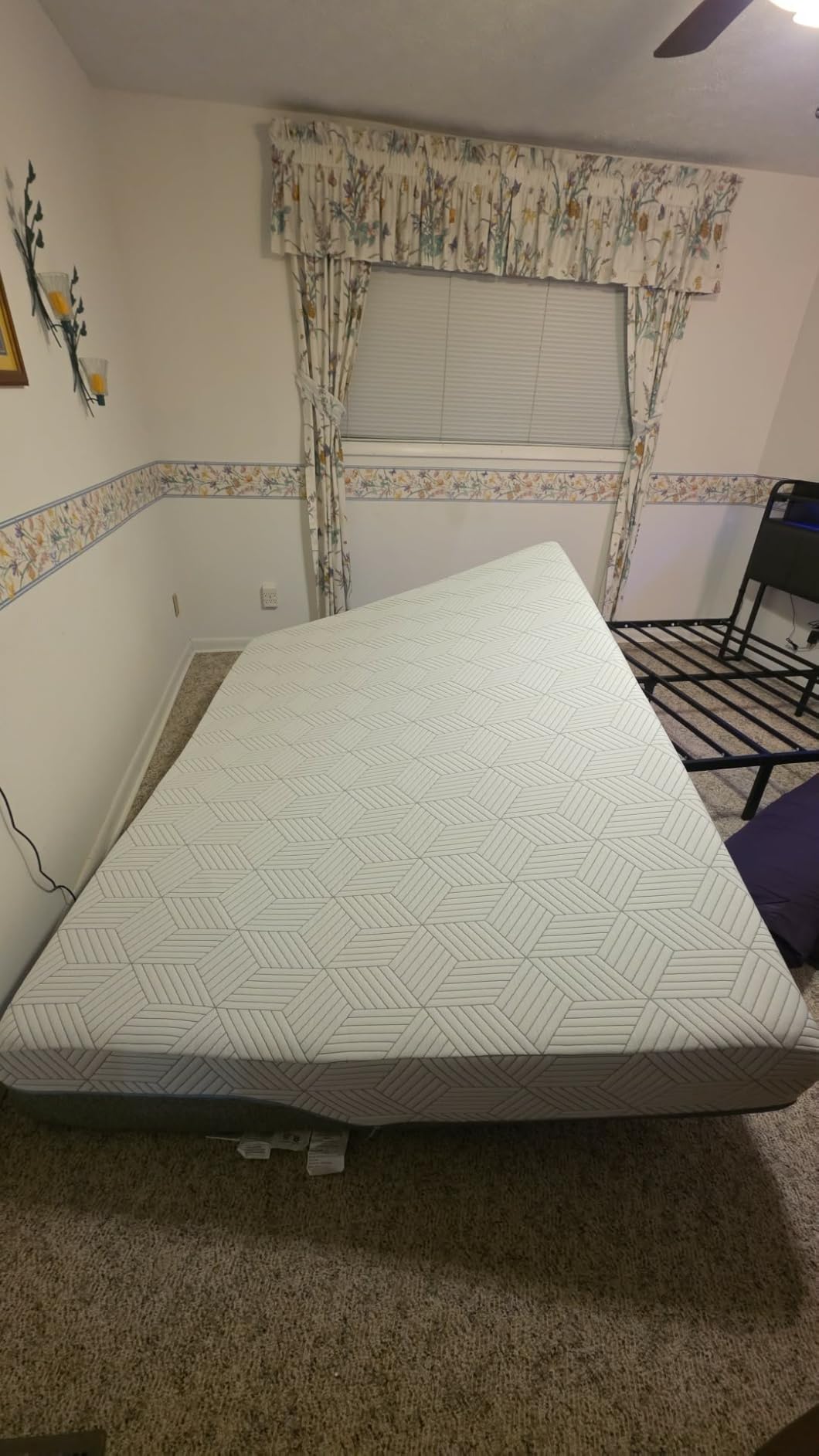 FATHOM Medium Queen Mattress 10 Inch Memory Foam with Cooling Gel Foam customer photo 1