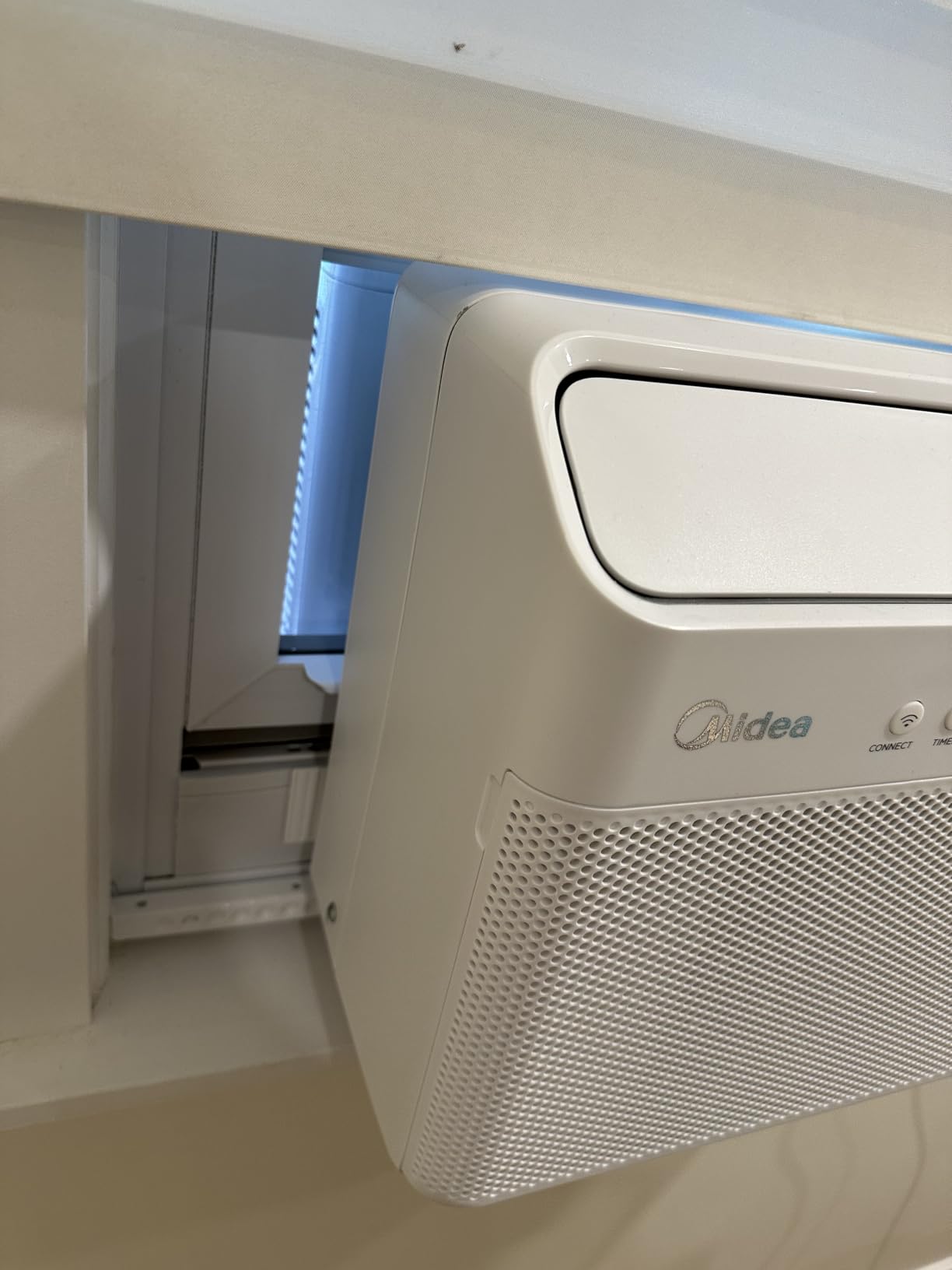 Midea 12,000 BTU U Shaped Smart Inverter Window Air Conditioner - Cools 550 Sq Ft, Ultra Quiet with Open Window Operation - Alexa/Google Assistant Compatible, 37% Energy Savings, Remote (2026 Edition) customer photo 1