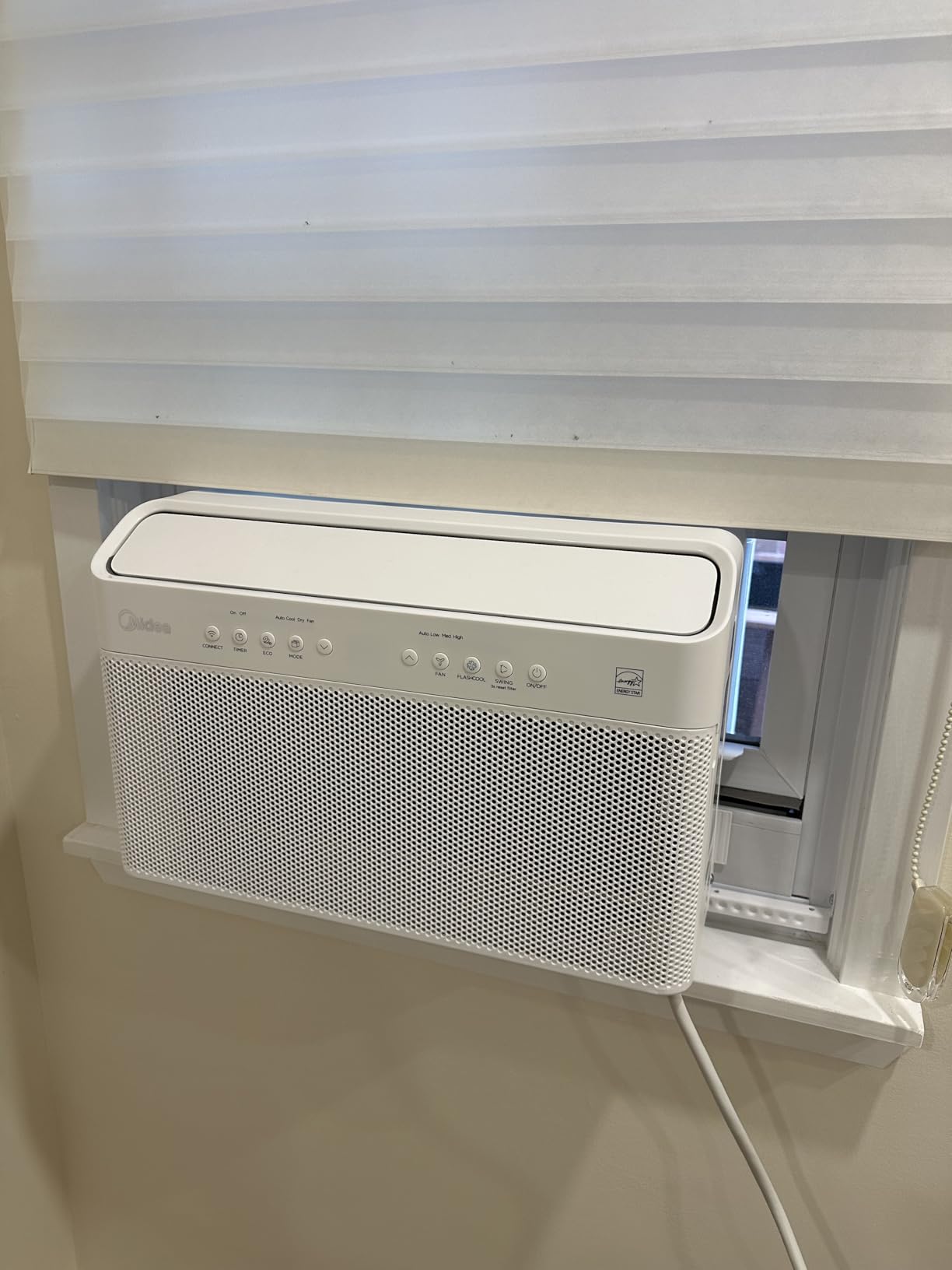 Midea 12,000 BTU U Shaped Smart Inverter Window Air Conditioner - Cools 550 Sq Ft, Ultra Quiet with Open Window Operation - Alexa/Google Assistant Compatible, 37% Energy Savings, Remote (2026 Edition) customer photo 2
