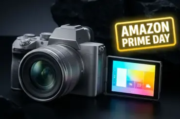 A beginner mirrorless camera with an articulating 1500-nit display and AI subject tracking, featured as a top deal during the Amazon Prime Day event.